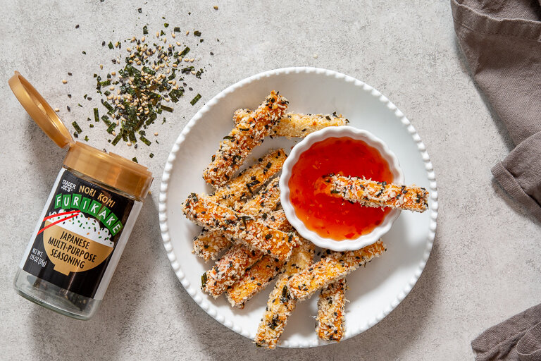 味のり　saya x MERI アノラック　チャコール Nori Komi Furikake Japanese Multi-Purpose Seasoning | Trader Joe's